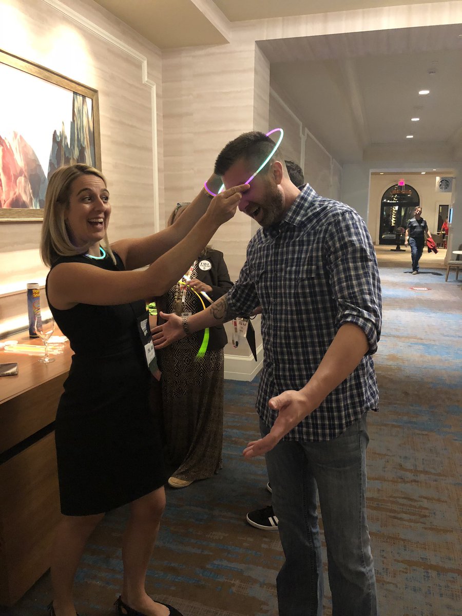 lawfirm500's tweet photo. This eveningβs Glow Reception showcases our membersβ ability to mix socializing and business for a well-networked entrepreneur cocktail. #lawfirm500 #GlowUpYourFirm #readytonetwork #GlowReception https://t.co/foPuxP3MZv