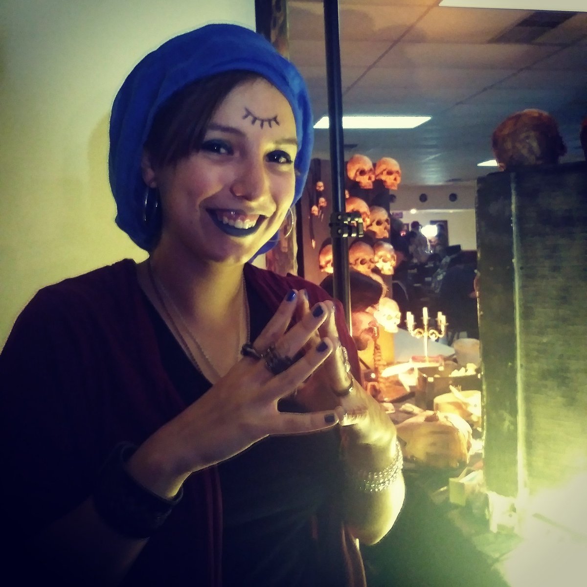 SU_Paranormal's tweet photo. Join us at Mystic Lights of Halloween tonight! 👻 preorder haunted house tickets and say hi! https://t.co/ua5c3JmDTW