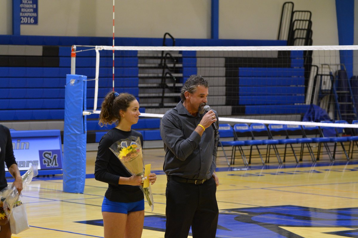 #9 Volleyball wins on "Sophomore Night" against Pima, now (20-8,10-3) on the season. #Cougnation