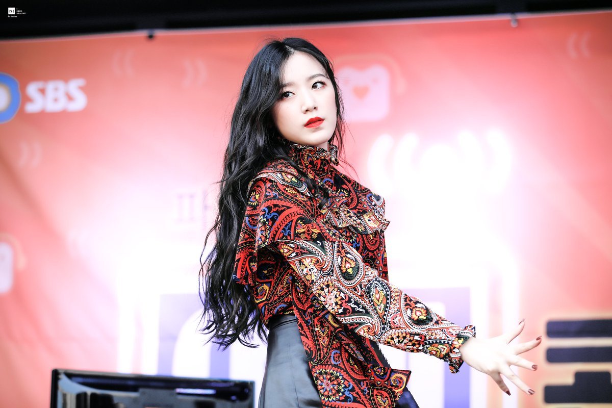 i_dle_pics's tweet photo. #아이들 #슈화 #SHUHUA https://t.co/g5zuZoyu3B