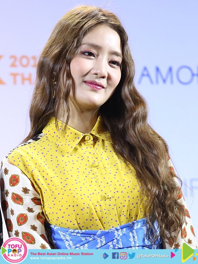 i_dle_pics's tweet photo. #아이들 #민니 #MINNIE https://t.co/IldHugzOlt