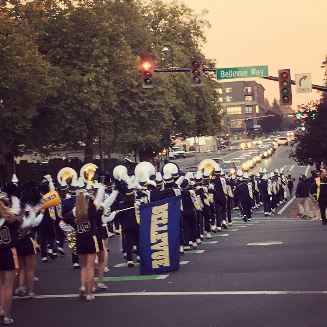 BellevueBandWA's tweet photo. It was a great night for a homecoming parade followed by a football victory! #GoBellevue https://t.co/RlZHYG6lJs