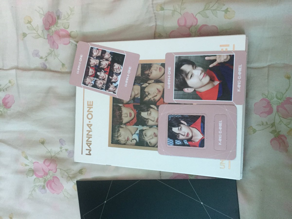 jadefirex's tweet photo. ออลแดนวนว.ver 800บาท ส่งฟรีค้าบ เหลือบั้มเดียว แงแอ ทักมาดูรูปเพิ่มเติมได้ค้าบ #ตลาดนัดWANNAONE #ออลแดน https://t.co/Te2bLS7od9