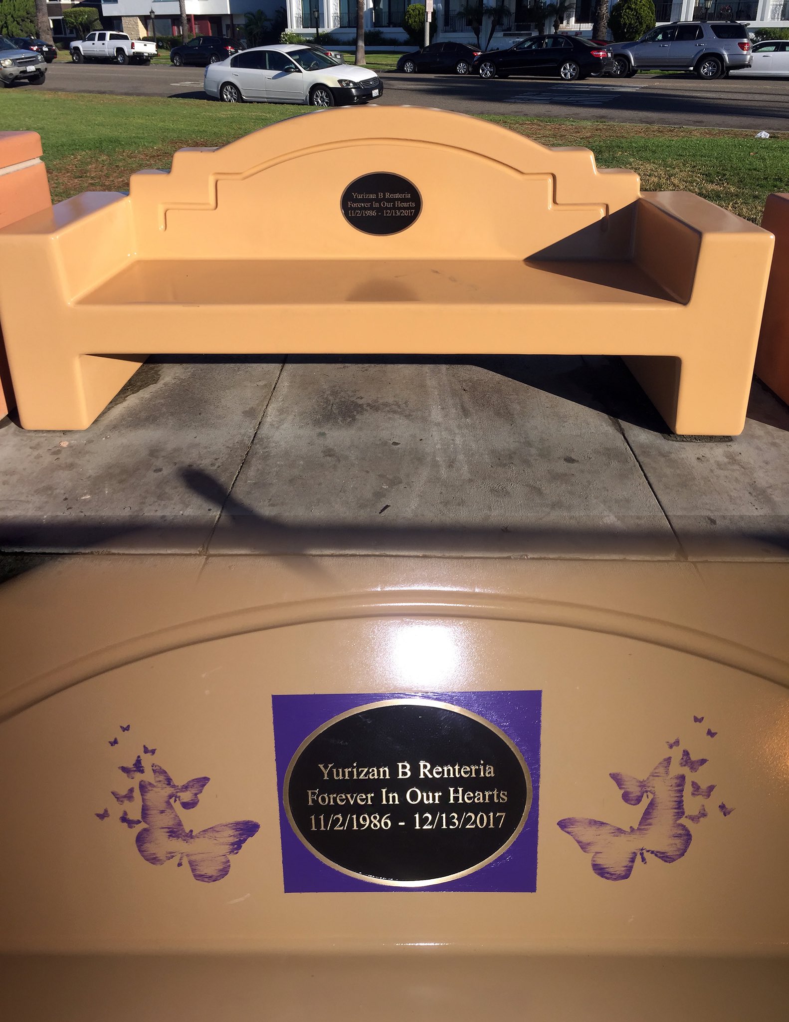 Memorial Bench in #BluffPark city of #LongBeach #RIPYuri #YurizanBeltran #YuriLuv #Yurizan https://t.co/jUAICBHGOM