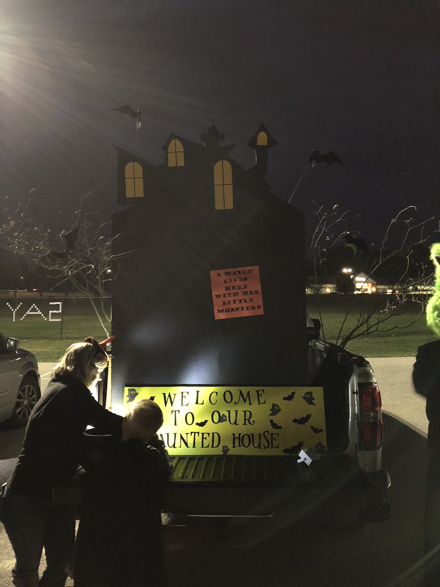 GeggieElemAP's tweet photo. My first Geggie Fall Festival was a great one! Thank you to all the Geggie Champions, families, students, community members, volunteers and PTO for making this such a wonderful event. #GeggieFallFestival #GeggiePTO #WeAreGeggie https://t.co/kve3umMje9