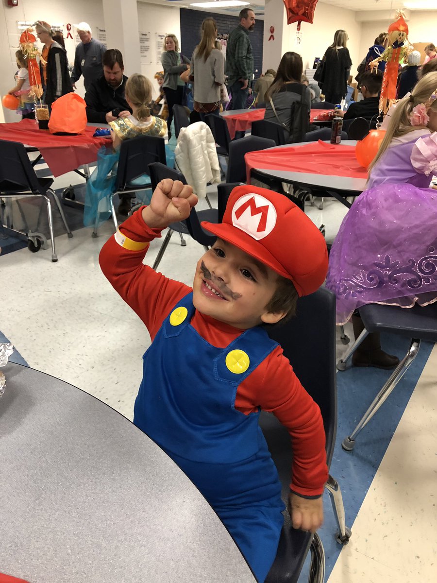 GeggieElemAP's tweet photo. My first Geggie Fall Festival was a great one! Thank you to all the Geggie Champions, families, students, community members, volunteers and PTO for making this such a wonderful event. #GeggieFallFestival #GeggiePTO #WeAreGeggie https://t.co/kve3umMje9