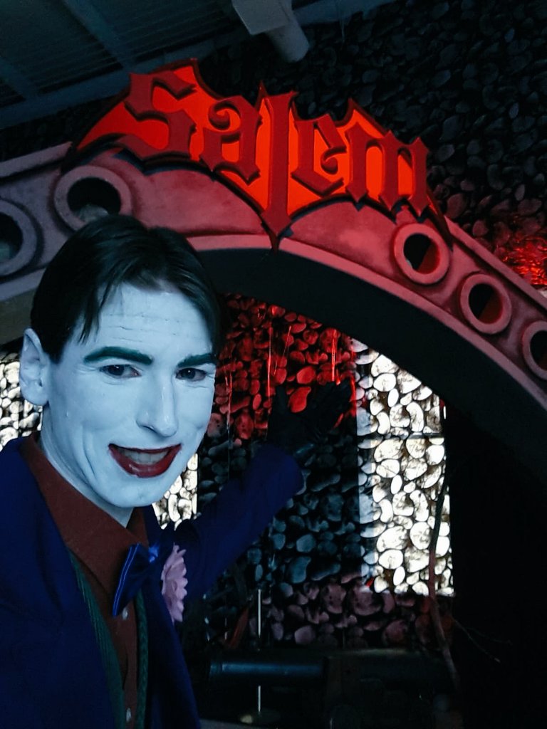 thereddeerjoker's tweet photo. Step into Salem for some Spells and Tales! I hear the venue is to die for.. HAHAHAHA! #zedhh https://t.co/aGhPkedpMJ