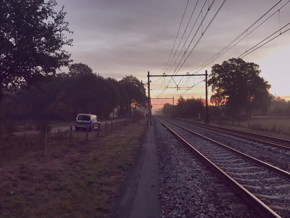 Goedemorgen allen,,,,, zelfs op de zaterdagmorgen!!!! @Spoorwegveilig @MachinistASD @Insp_SW_Franka @tukkerforlive @ICB_Joelle @OvDRail_Jeroen <a href="/sabineramp1985/">sabine ramp</a> <a href="/pzcaprice/">peter</a>