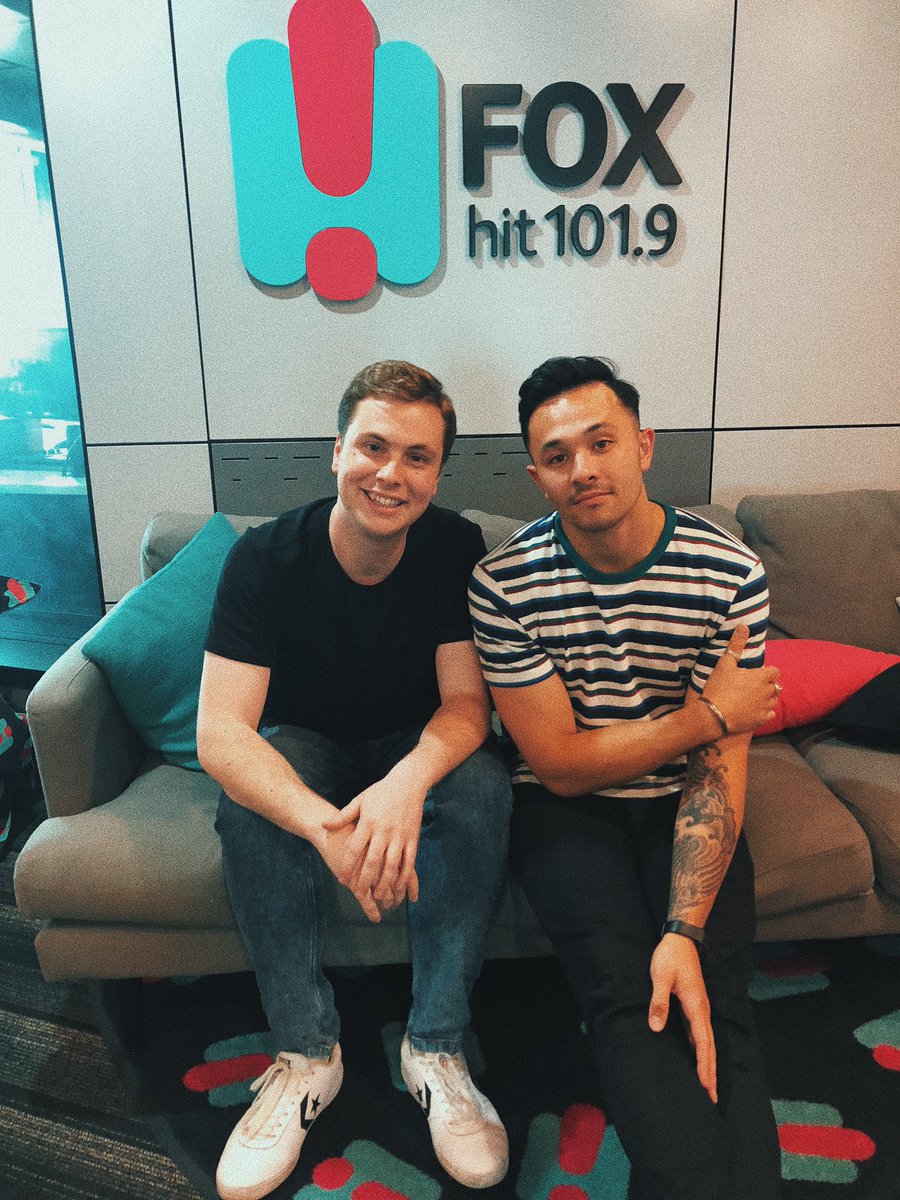 In at @FoxFM about to have a chat with <a href="/AaronRichOnAir/">Aaron Rich</a> ~ tune in ✨ #Blah