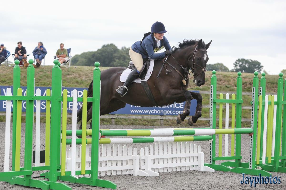 Pontispool BE90 35DR double clear . Took XC steady so we had some time faults . Fab day though 😁