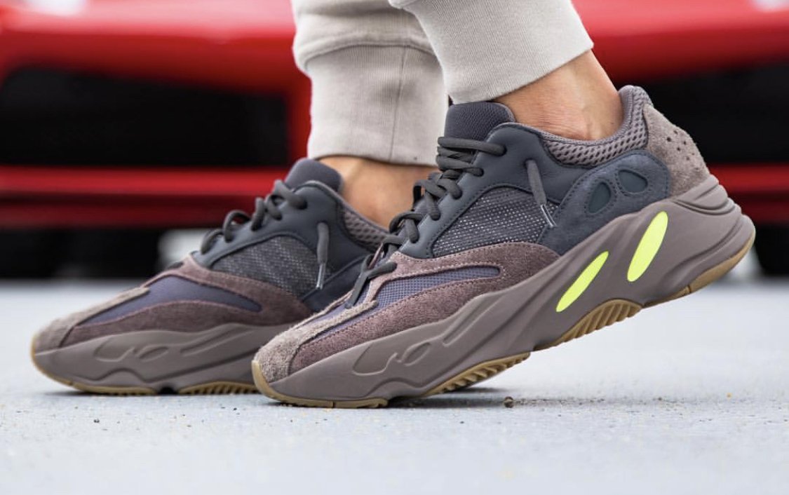 yeezy 700 mauve uk