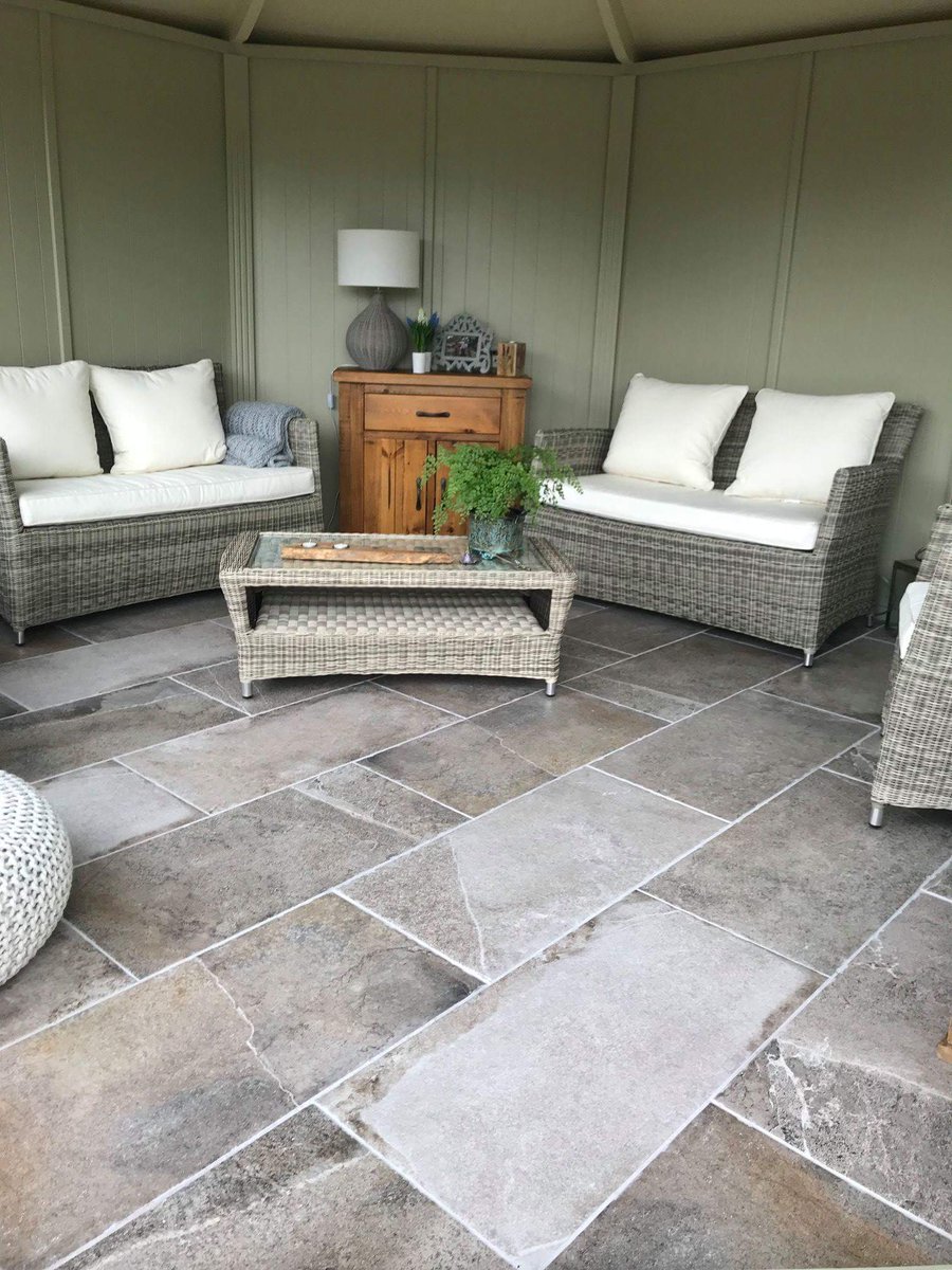 CeramicSystems's tweet image. Bedrock 40x80, supplied by us at Ceramic Systems. Used in a summer house, simply stunning. One very happy customer....
#tiles #lageformat #porcelain #stonelook #summerhouse #serenissima