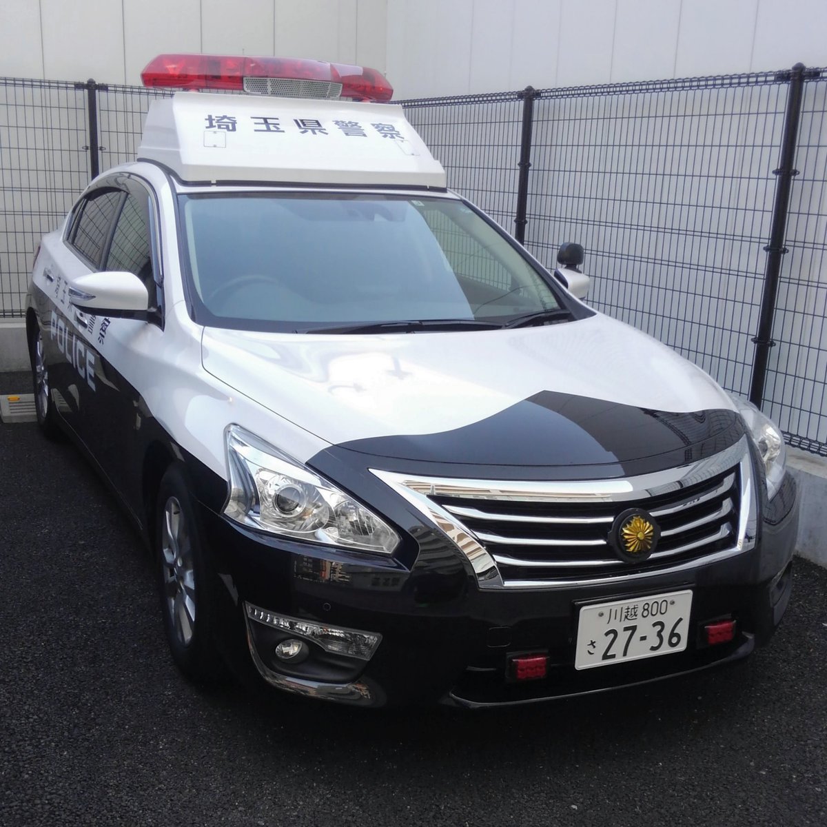 ほたる 駅前の交番に白黒ティアナが停車してたので お巡りさんに許可もらって撮影させていただきました 面白くて優しい方でした 快く撮影応じてくださり感謝です コールサイン 川越５ 埼玉県警察 パトカー ティアナ