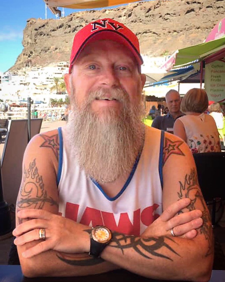 tbbclub's tweet photo. #SaturdaySpecial with Douglas Stewart-Furne of Blackpool,Lancs #beards #BeardTweet #TBBClub & #SandgrownBeards #gingernpepper #tattoos #civilpartner #beardcompetitions
Doug:"My beard is 7", aiming for 12! Been growing for 6 mo; had facial hair of some kind since I could grow it" https://t.co/vcRV7sIIwE