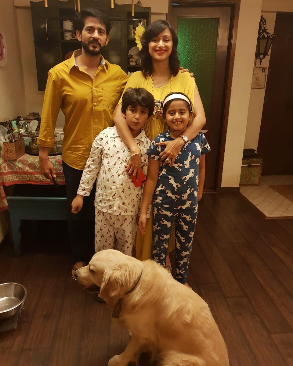 tentej's tweet photo. Family, a little bit of crazy, a little bit of loud and a whole lot of love. I love my crazy little family. #HitenTejwani #familygoals #Saturday https://t.co/f31gkw5VtL