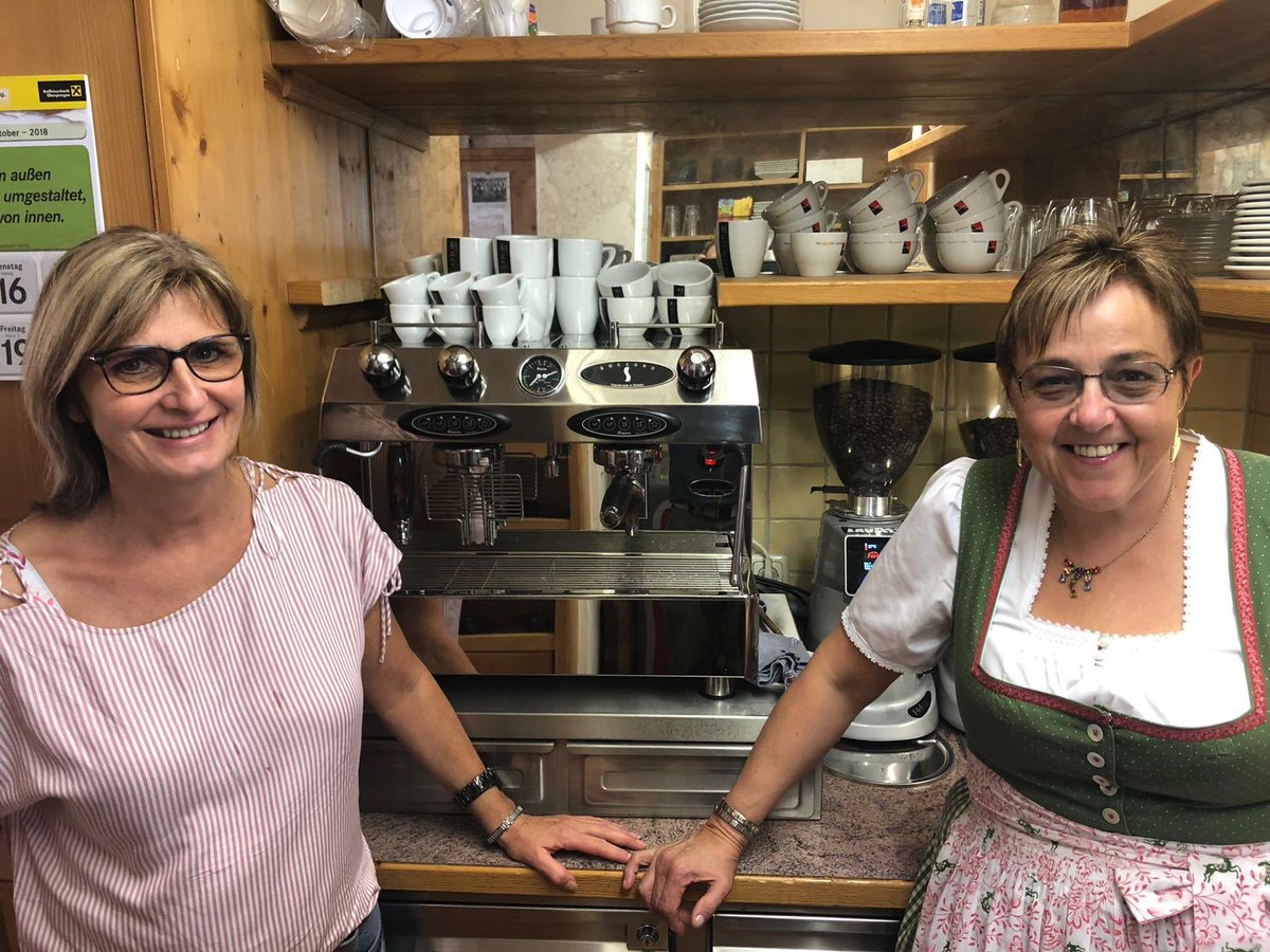 soccoroaustria's tweet photo. Infiziert mit dem #coffeevirus ist nun auch die Pizzeria Hörfarter in Stuhlfelden. Feinster #espresso und #cappuccino aus einer chromeblitzenden #soccorocustom. Handmade wie es sich gehört👊🤘#soccoro #soccorocustom #soccorocustom #fracino #coffee #coffeelover #pinzgau #salzburg https://t.co/blMETYUI6P