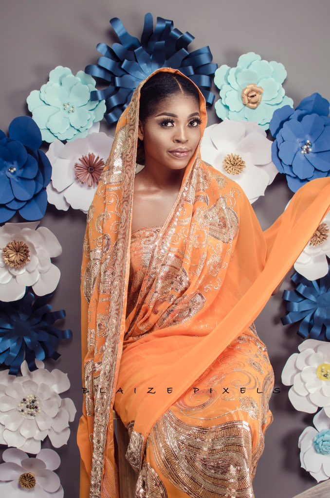 olatunde_blaize's tweet photo. Still on my #BridalSeries
Went Indian for this one (literally), a RT wouldn't do your data any harm, thanks. My next bridal fashion designer, hair stylist &couple, are on your TL
#LagosPhotographer
#BlaizeBridalSeries #BlaizePixels18
#IlorinPhotographer #AbujaTwitterCommunity https://t.co/f5rfhtEPrH