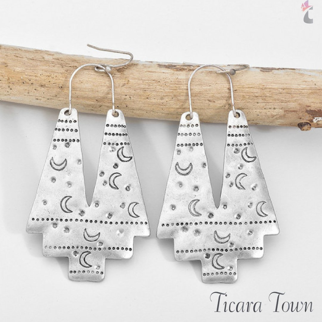 ticaratown's tweet photo. Live,Love,Sparkle..
To buy Call or WhatsApp https://t.co/kyIZnHfBzk
#ticaratown #onlineshopping #jewelery #jewellerybox #subsciptionbox #lovejewelry #buyonline #classysassy #loveshopping #FashionAccessories #fashion #trendy #stylegame #styleinspired #accessories #amazing #offers https://t.co/cPqlx4au8w