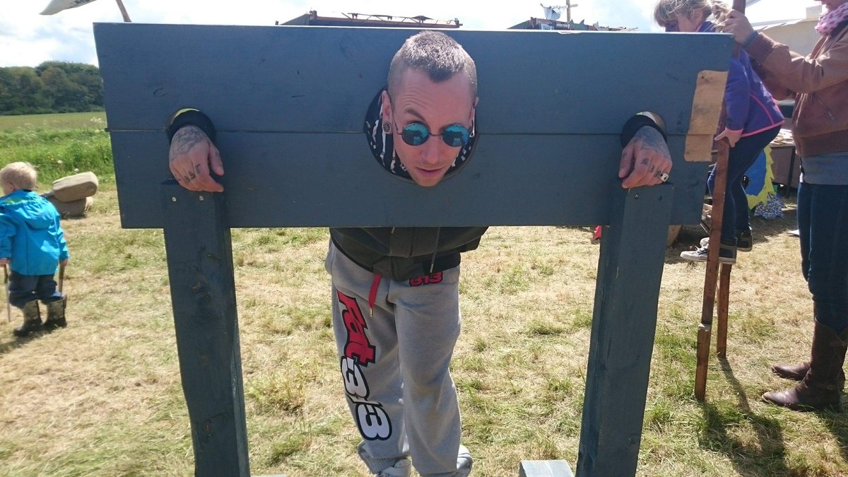 I aint going nowhere i guess..
#stuck #inthegab #rapper #lockedup #westcoast #medievilshit