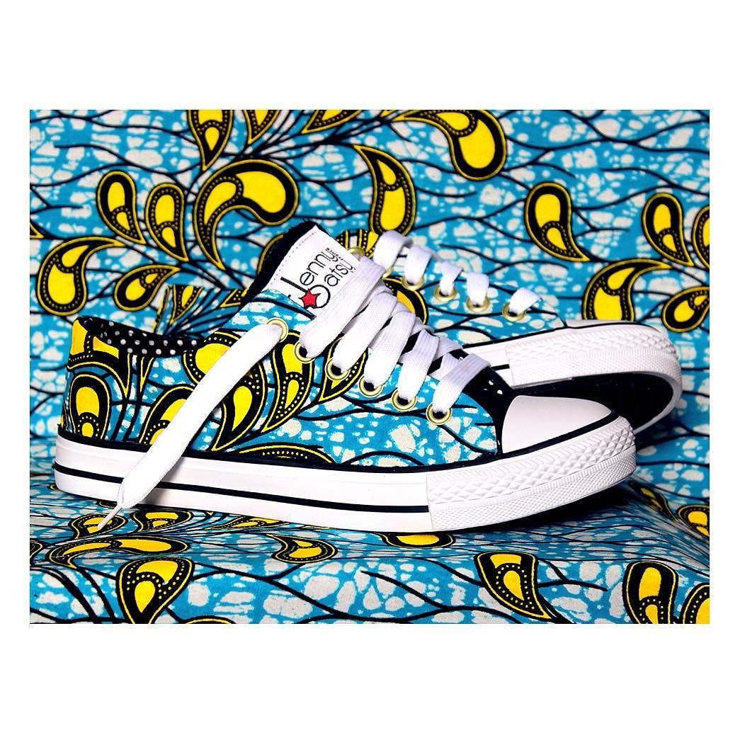 urbanstax's tweet photo. #Repost @jennypatsy_wax
・・・
Disponible en taille 38 💫 #jennypatsy #wax #waxshoes #waxsneakers #waxprint #waxfabric #hollandfabric #hollandwax #handmade #creation #custom #africa #summer #fabric #africanstyle #converse #pagne https://t.co/TbGxC1OiYi