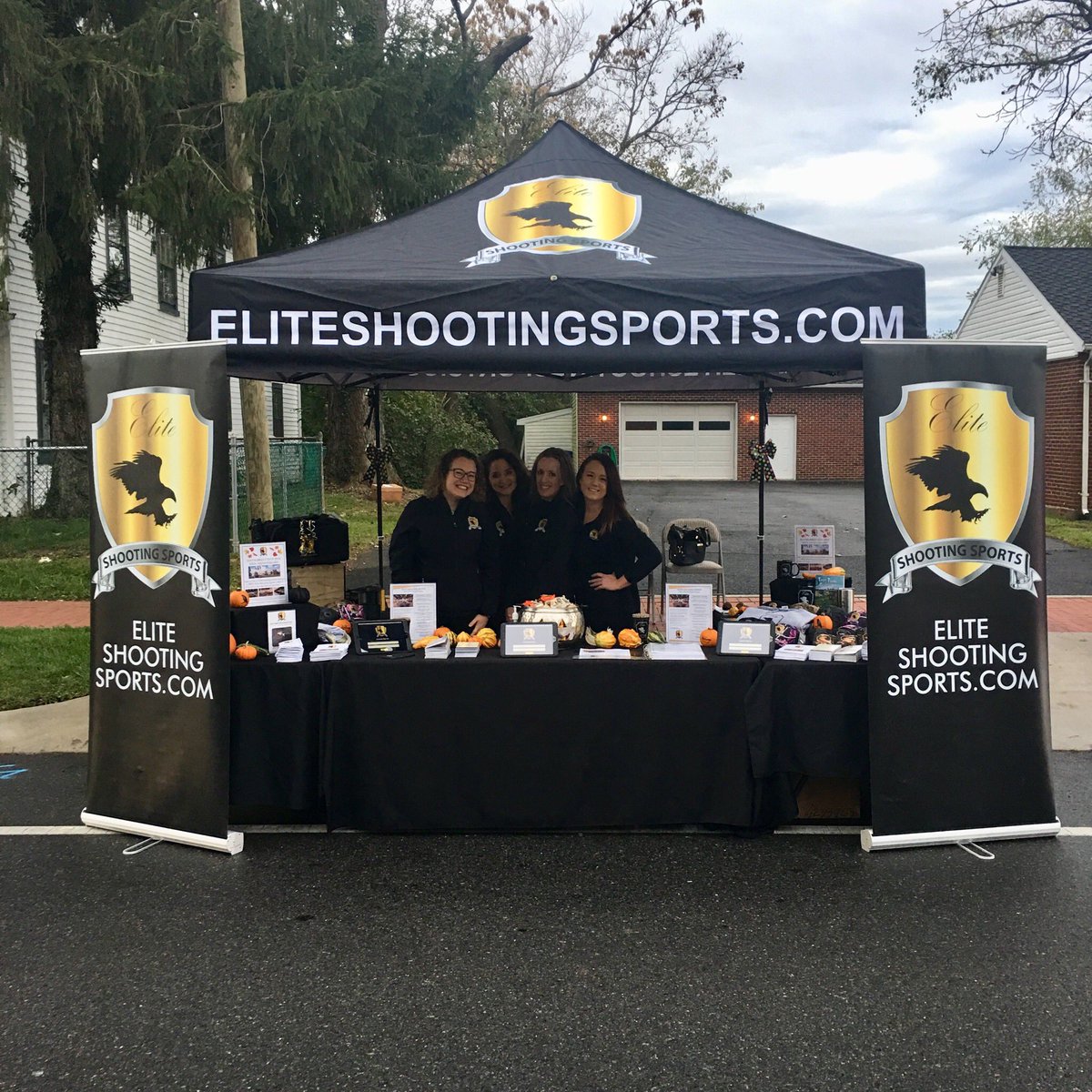 Hey folks! Come by the #EliteShootingSports booth here at the 30thAnnual #HaymarketDay & then head over to @ESSRange for some #TargetPractice #FamilyFun #RangeDay bit.ly/EliteRange #WinPrizes
