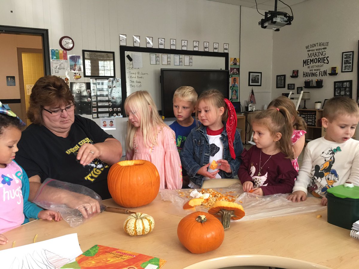 hjspratlin's tweet photo. Science is fun especially when you can tie it to a story. We read It’s Pumpkin Time, and then carved our pumpkin. (Some were even brave enough to taste it!) #AllMeanAllMCSS #MCESFamily #PreK4AL #MrsStephsScientists https://t.co/cC0m3dVyow