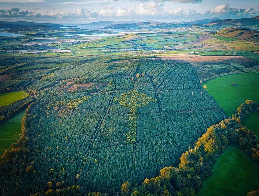Love this view😍 Emery Celtic Cross, Donegal🇮🇪💚 #celtic #donegal #ireland #view #irlanda
.
.
📸by IG:conorcorbett82👏🏆📸 #irish_daily #photooftheday