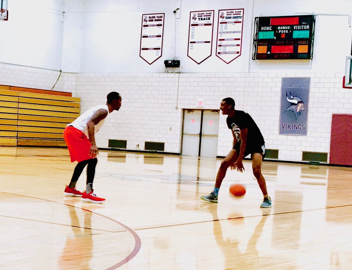 EazyShrug's tweet photo. Iron Sharpens Iron @ESPN_Ju #Family #LilBigBro #JuJuTheGreat #CoachFresh #OnMyWayBack #ImStrongAgain https://t.co/OVFDmwR5c4