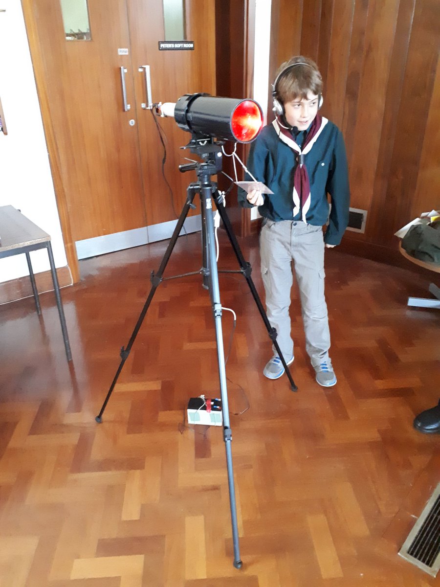 BBITS_UK's tweet photo. @Swanland_Scouts communicating using voice over light technology with Grimsby @Radioscouting #JotaJoti #iScout https://t.co/hzkq4gpjyf