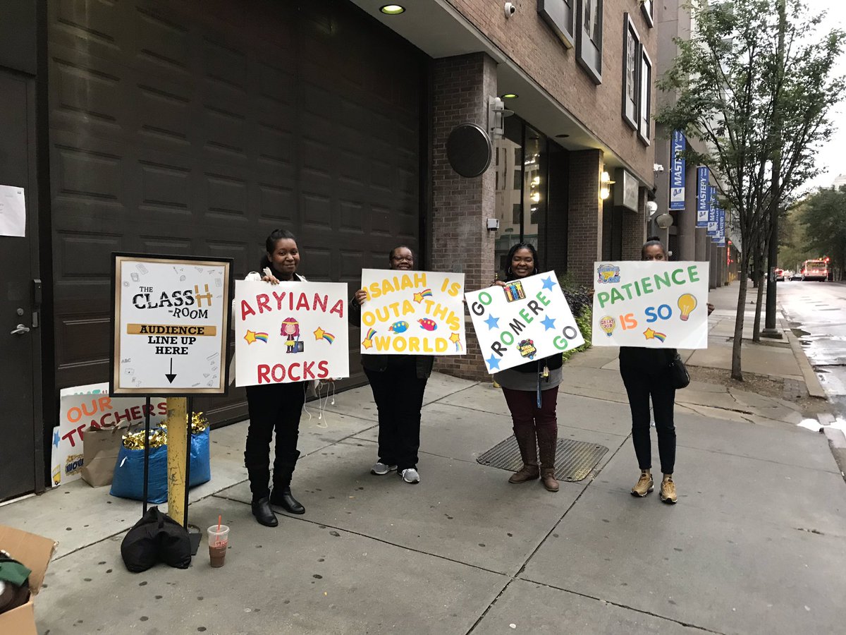 MsGimbelESCS's tweet photo. We love our parents @SchoolEastside ! #feelthelove #classhroom https://t.co/iTNooBqupi