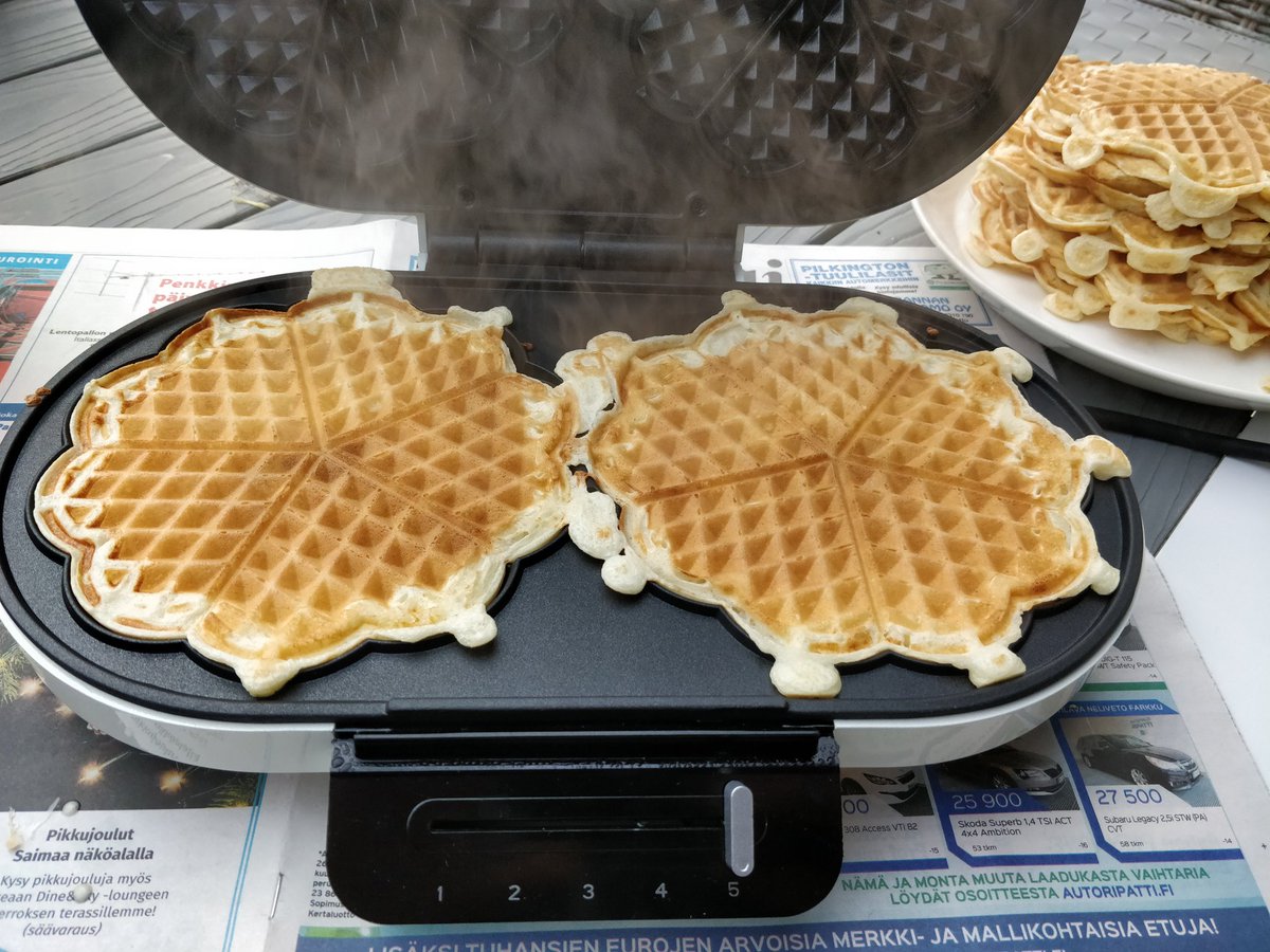 Vohvelit 💛 #vohvelit #lauantai #herkkupäivä