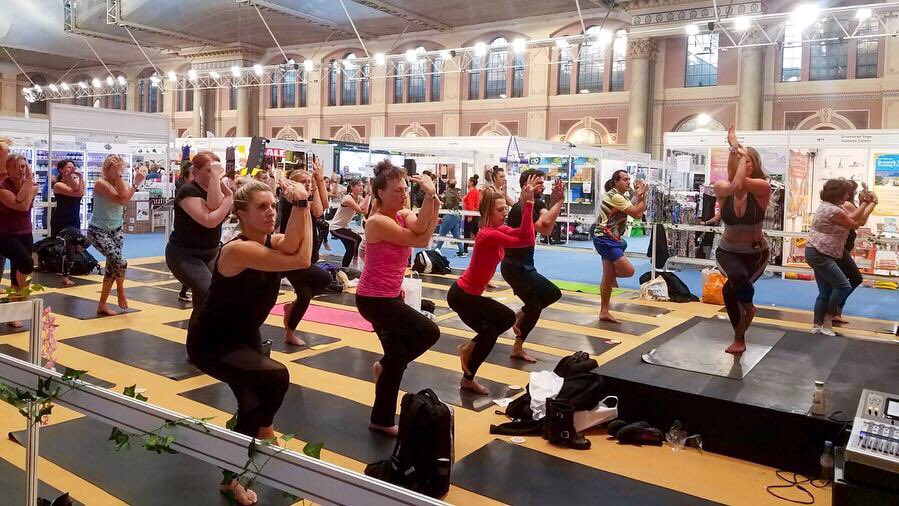 SarahHighfield's tweet photo. Yesterday I was honoured to be teaching @Yogagise yoga on the @MindBodyPowered stage at @YogaShow!
💕
#Yogagise #YogagiseYoga #OmYogaShow #OmYogaShowLondon #YogaFestival #Yoganect #Manduka #AlexandraPalace https://t.co/2RV00FWKvd