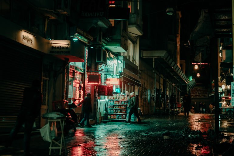 twistopherrobin's tweet photo. #Photography #Color #ElsaBleda #Instanbul After Dark https://t.co/PZdQjZFZrp