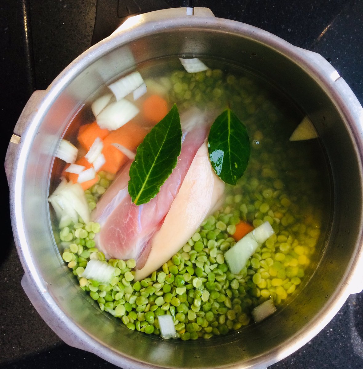 It’s that time of year. Pea &amp; Ham #soup. Wth bay leaves ‘borrowed’ from the neighbours’ garden #TooEarlyToRingDoorBell.