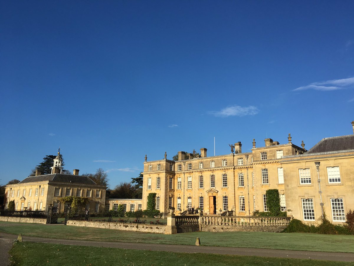 TheoRycroft's tweet photo. Excellent 🇬🇷🇬🇧discussions at a resplendent Ditchley, deepening our historic bilateral relationship. Theme was εξωστρέφεια - outward-looking-ness. Very apt! https://t.co/UvgEaHzhSJ
