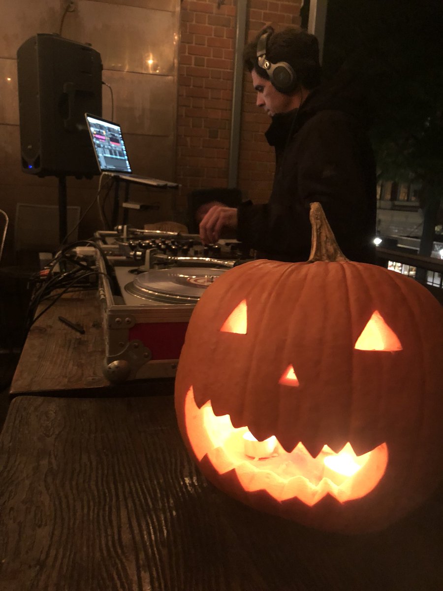 rhythmfsessions's tweet photo. Many thanks to all that came out to see Teresa Ann, DJ IMPROVIZE &amp; Omar Faison spin, it was a great evening @CWSkybar #rhythmfiresessions #housemusic #cville https://t.co/LGUJjdx1xz