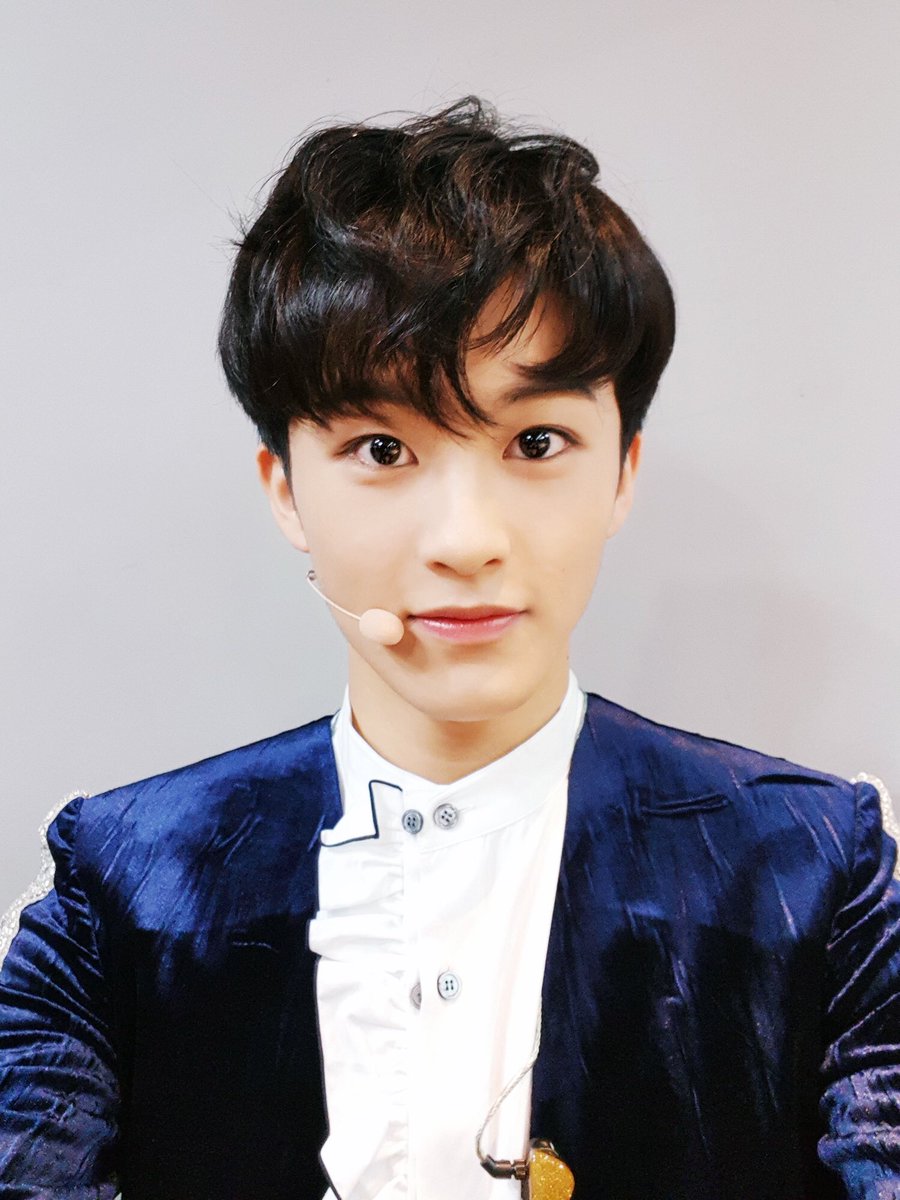 NCTsmtown_127's tweet photo. 이번주에도 저만이 아니라 127과 같이 나타났는데 어땠어요~? ㅎㅎ 저는 여러분과 믐뭔봄 볼 수있어서 재밌었어요~
매번 음중에 오셔서 응원해주셔서 항상 감사해요~ 집 조심히 들어가시구 맛있는것도 많이 먹어요!- 맠 
#NCT127_Regular_Irregular #음악중심
#으맠중심 #NCT127_Regular
#NCT127 #NCT https://t.co/Ur6ldZbMT6