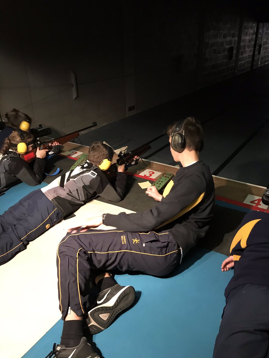 SedShootingTeam's tweet image. Prep school captain Will being coached by the senior school captain Harry. #passingOnTheKnowledge