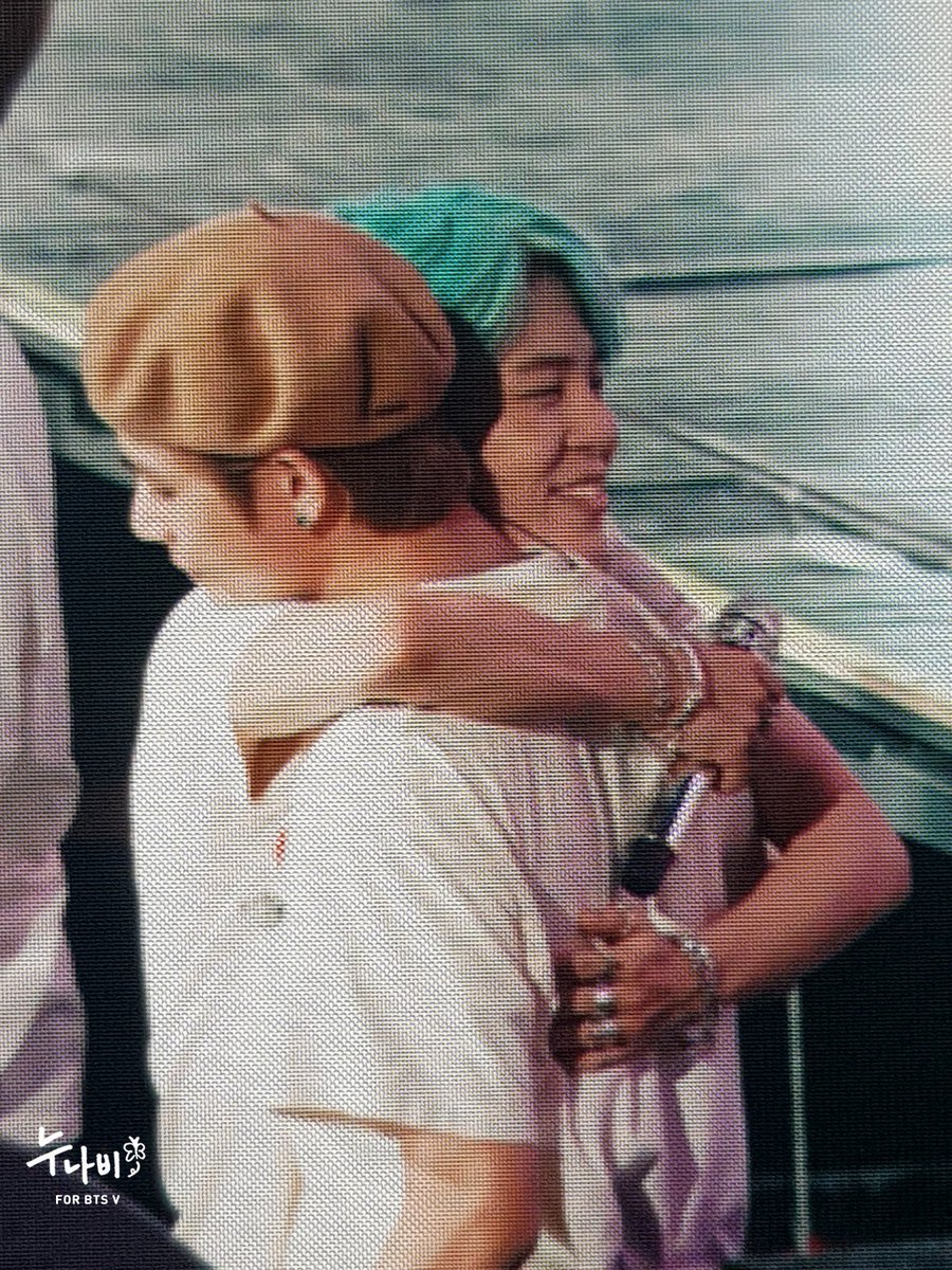 SakuraTae_BTS's tweet photo. Hey Tae!! Rest well & please dont over think about anything..Sleep well & stay hydrated..Please do remember we are all by your side & you will feel better real soon than you think #BTSinParis #BTS #GetWellSoonTaehyung ๐๐๐๐ #Boraghae Dont be so hard on you ๐๐ You are amazing https://t.co/9b0xZkDThI