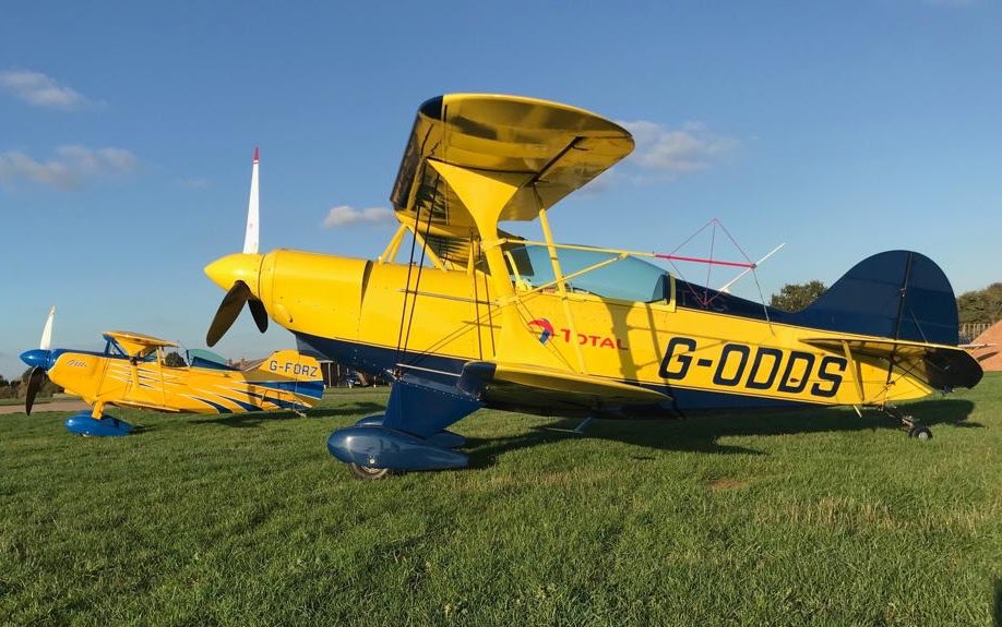 Ultimate_Aeros's tweet photo. Lovely day for some formation flying @WLACFlying ! Maybe see some of you for some training this weekend! #pitts #aeros #trigavionics @TOTALinUK https://t.co/rdiZ7VXpfU