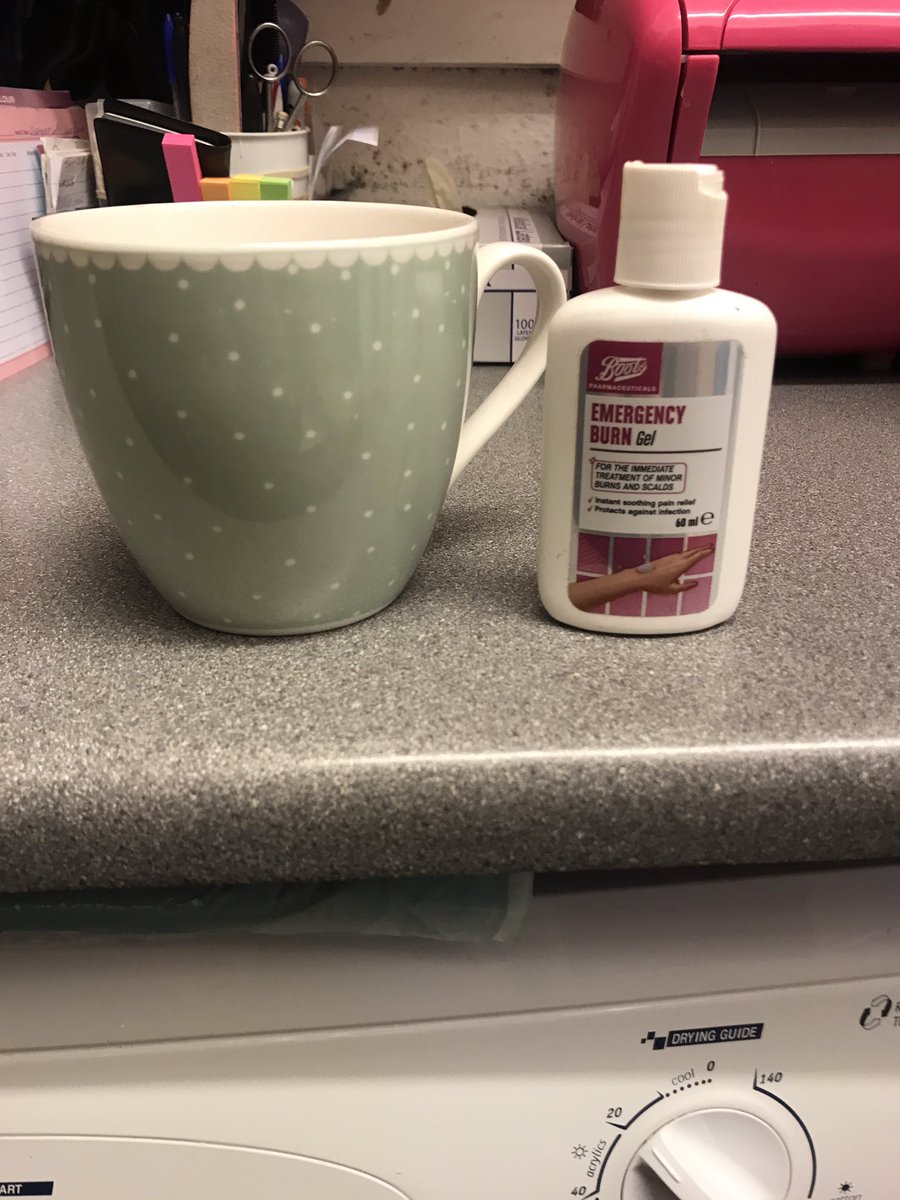 Ibelieve86's tweet photo. Only 10 o’clock already need these 🙈🤦‍♂️ #worklife #hairstylist https://t.co/hyGuk5LtU2