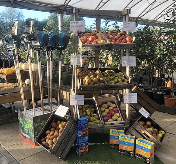 MilletsFarm's tweet photo. We’re all set for our Apple, Pear and Pumpkin weekend at #Frosts Millets Farm! This will be held today and tomorrow! FREE to attend. #AutumnFruits https://t.co/MwG52Nh9Lz