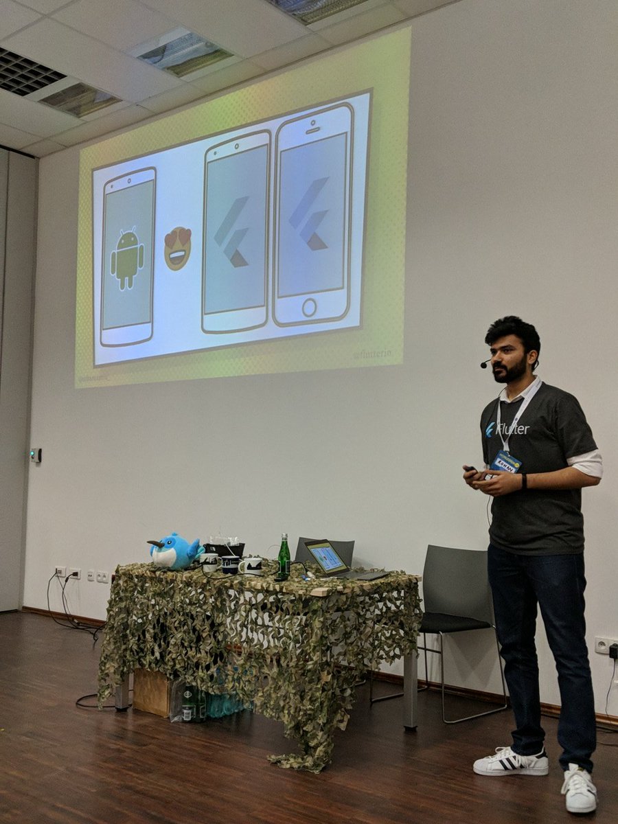 aegis321's tweet image. Watching @rohantaneja_ explain what #flutter is @mobilizationpl #mobilization8