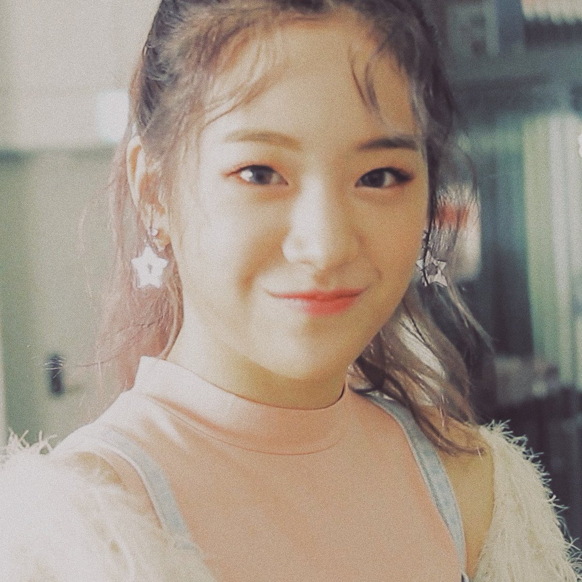 aesthematch's tweet photo. *ೃ✧ jang gyuri aesthetic packs ;
± retweet or love if you use this picture.
#gyuriaesthetic #fromispacks #aestheticpacks #janggyuri https://t.co/gCVfHhzkv5