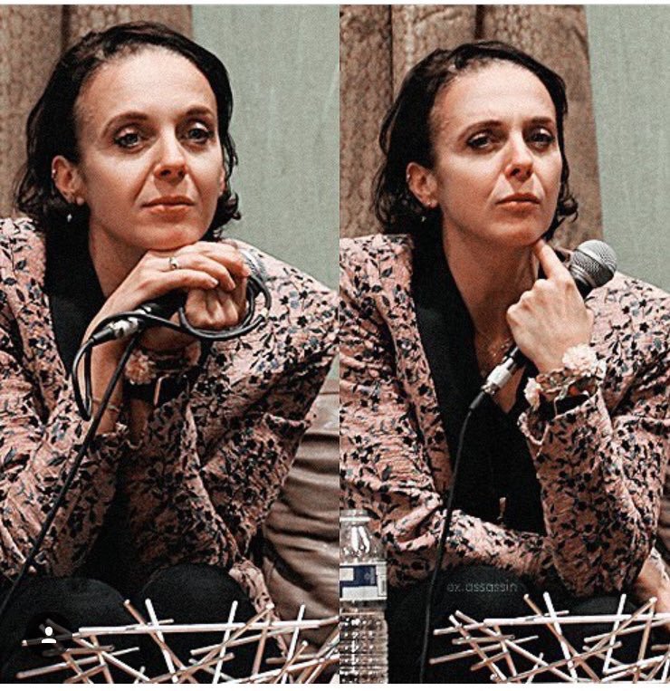 amandaiscuteaf's tweet photo. amanda abbington holding a microphone https://t.co/dtHzimZWqc