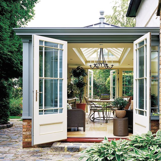 WestburyUK's tweet photo. This Orangery was specifically designed to create a space to bring garden greenery into the home. It provides the perfect setting for pots and plants and the feeling of bringing the outside in. 🌿🍃 #plantsindecor #interiordesign #gardenroom #nature #w… https://t.co/UVOMe79hK3 https://t.co/z9SZdMrMvw
