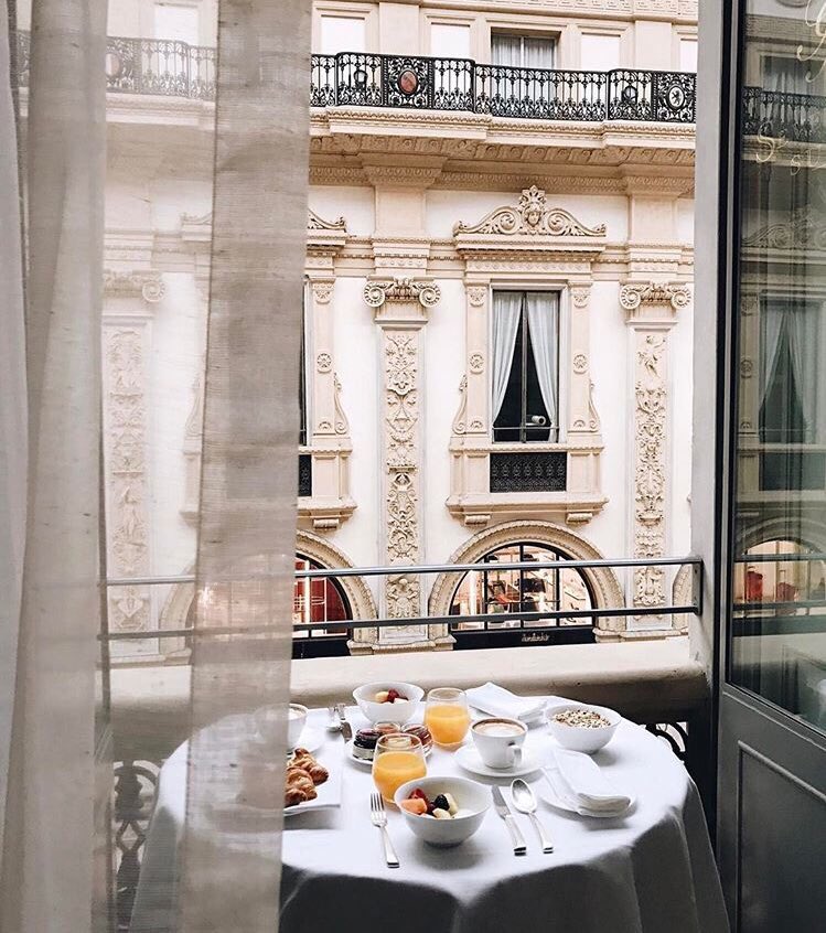 Jmmelaa's tweet photo. TownHouse Galleria, Milano https://t.co/4fVEG3rO3Q