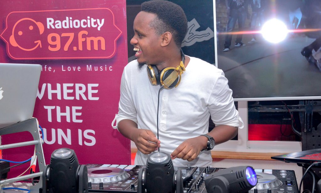 djKasBaby's tweet photo. Another one tonight, me and @deejaykathy256 will be giving you the fever feels at #FeverSaturdays happening at @liquidsilknalya ,
Come through for the party and good vibes. 🙏🏾 https://t.co/a29T7xrUmd