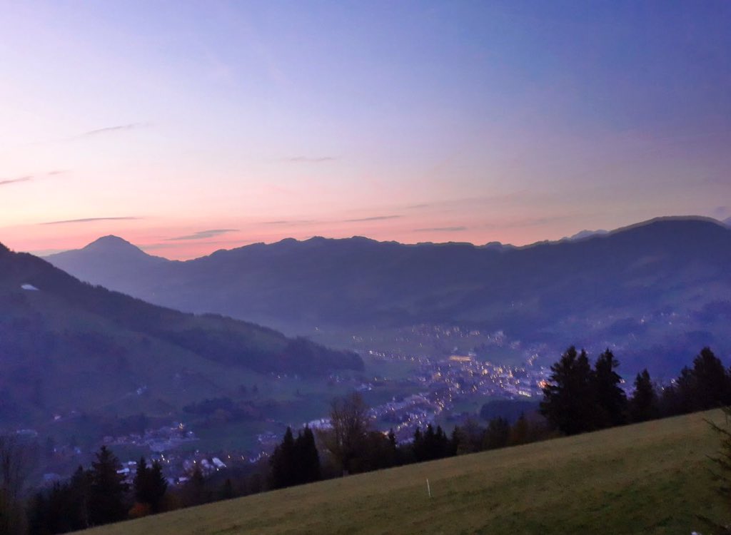 SpiritsEngel's tweet photo. Dem Himmel so nah 
und trotzdem Dir so fern. 

Vermutlich suche ich vergeblich eine irdische Verbindung zu Dir. Weil die einzige Verbindung nur noch in meinem Herzen und meinen Erinnerungen existiert. 

#InADistantGalaxy https://t.co/axZ7d4ScY3