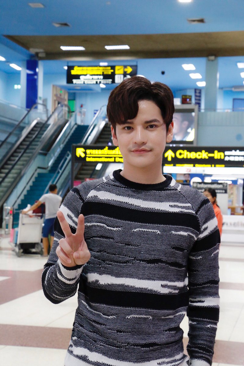 Tao_AF8_FC's tweet photo. เต๋าเต๋ากลับแล้วค่า แฟนๆ ไปรอรับกันเยอะๆเน้อเจ้า 😍 #taostp #taophiangphor #สาวกแวมไพร์ https://t.co/08dNqRrUKb